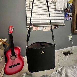 Simple Black Crown Purse
